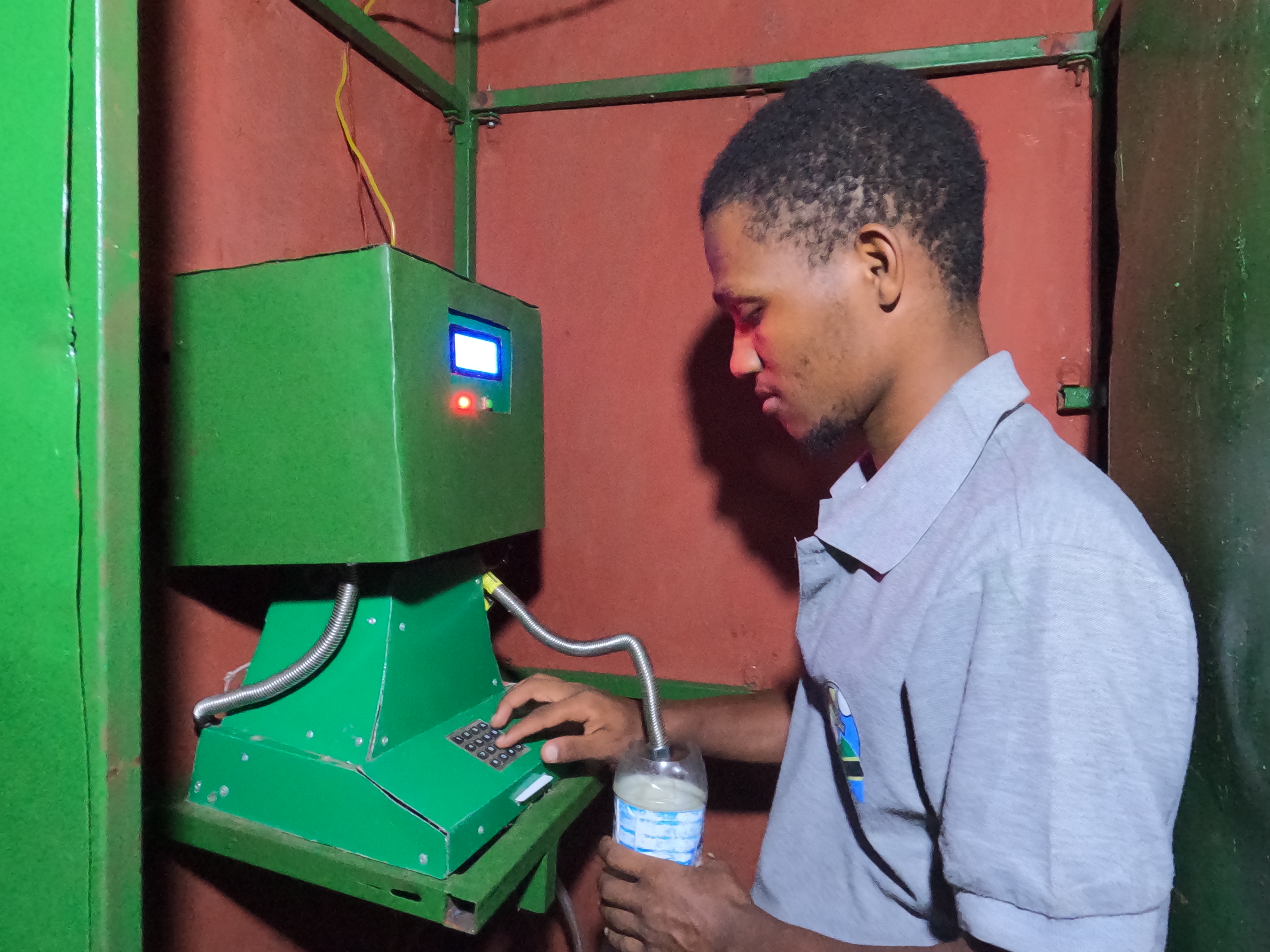 Ngwala solar-powered dispensing machine for agricultural inputs